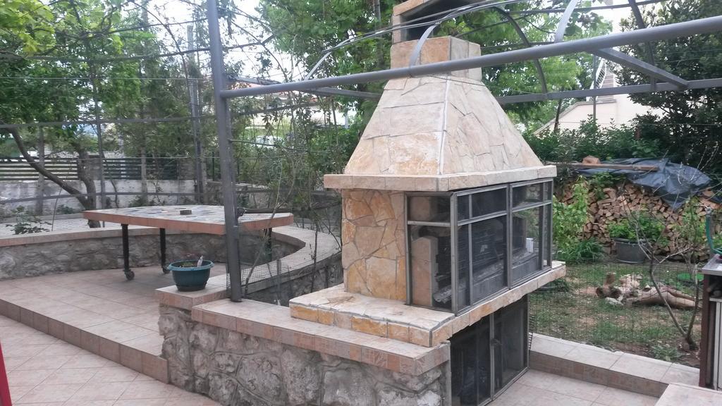 Apartmani Bozic-Omišalj Zewnętrze zdjęcie